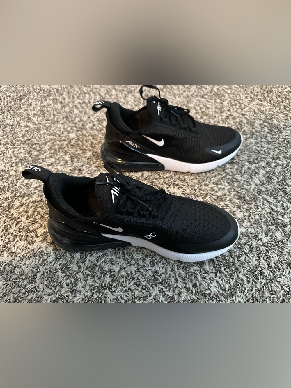 Women’s Nike AirMax 270 Sneakers